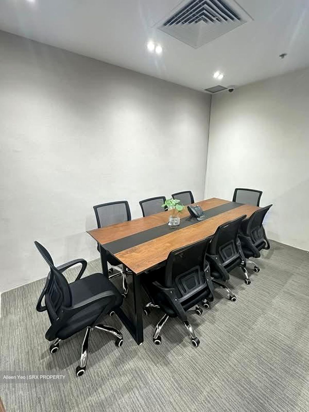 International Plaza (D2), Office #538680901